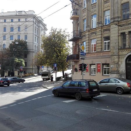 Bomb Shelter Apartment Vilnius Bilik gambar
