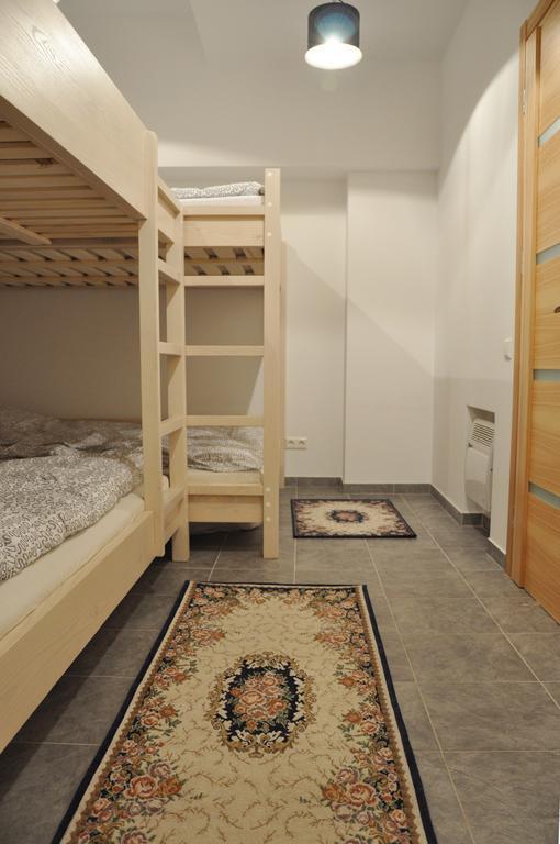 Bomb Shelter Apartment Vilnius Bilik gambar