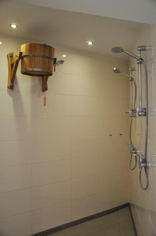 Bomb Shelter Apartment Vilnius Bilik gambar